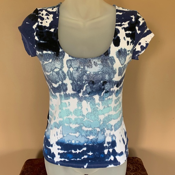 Cute Tri Colored Top - Picture 1 of 6